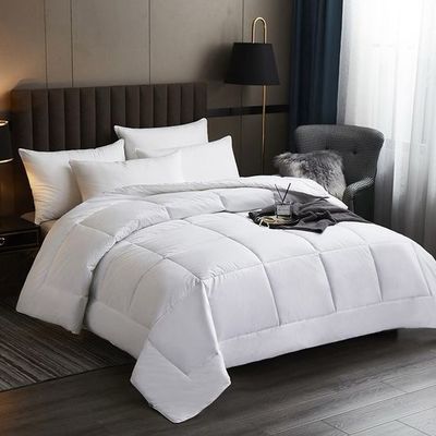 Couette de remplissage en microfibre alternative à la taille de la reine